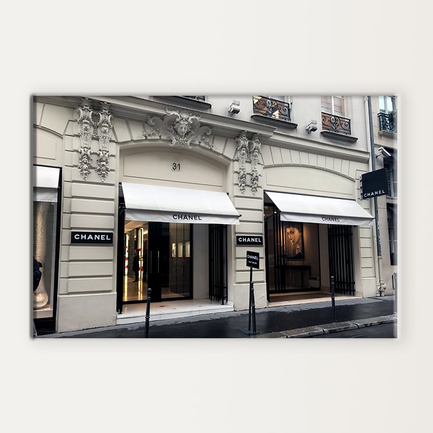 Chanel building MUR Gallery